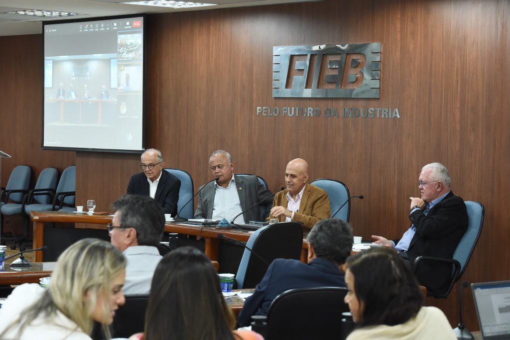 Paulo-Guimaraes-na-reuniao-de-Diretoria-da-FIEB-Foto_Valter-Pontes_CoperphotoSisteam-FIEB-1-1024x683.jpeg